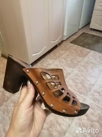 Босоножки, тапки