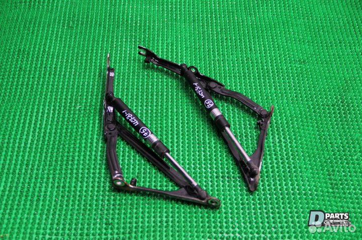 Петля крышки багажника Toyota Celsior