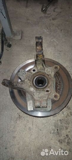 Левый поворотный кулак на хендай I30