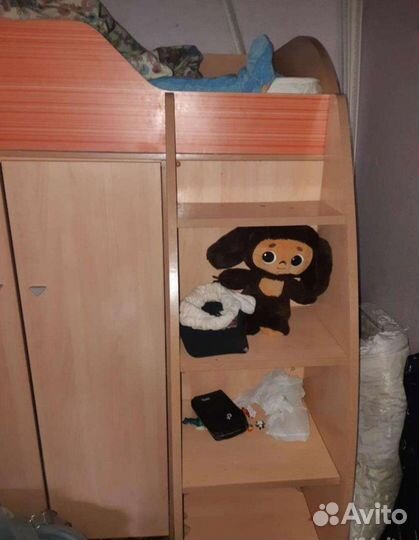 Детская кровать чердак со столом и шкафом бу