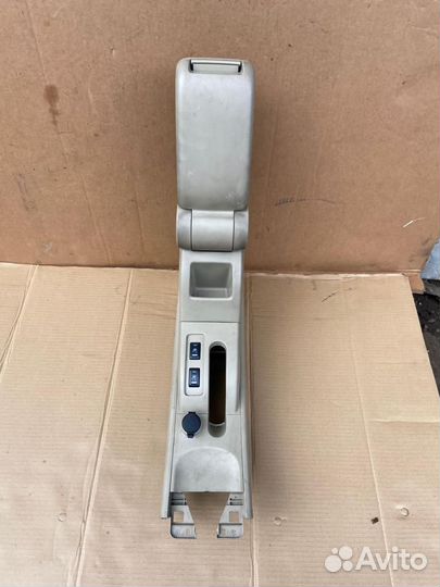 Подлокотник в сборе Ниссан Тиида С11 2007-2014