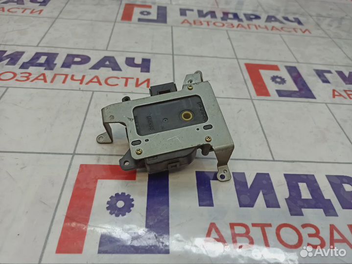 Моторчик заслонки отопителя Toyota Land Cruiser (J100) 063700-7390
