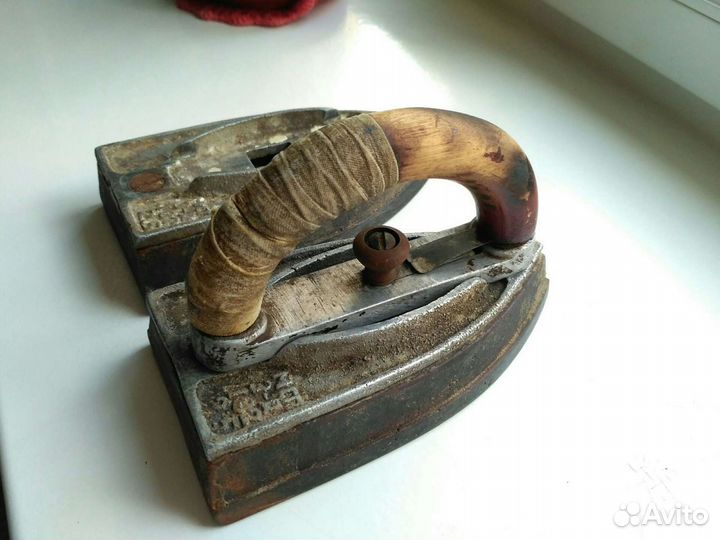 Утюг наплитный