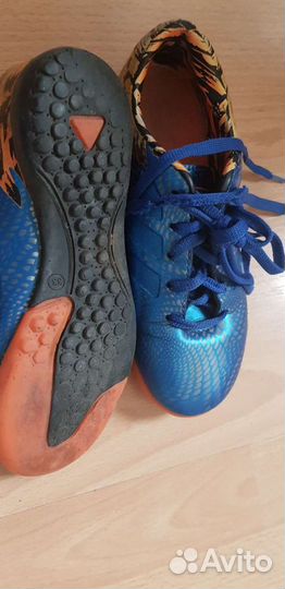 Детские футбольные бутсы