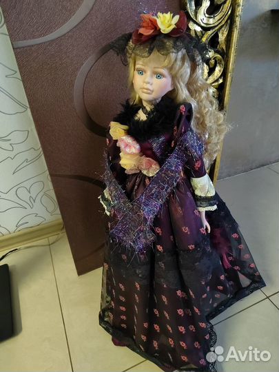 Кукла фарфоровая коллекционная
