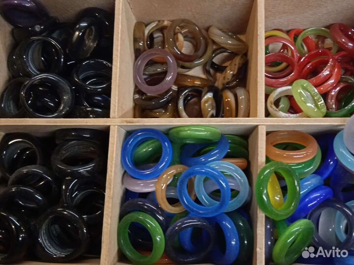 Кольца из натуральных камни