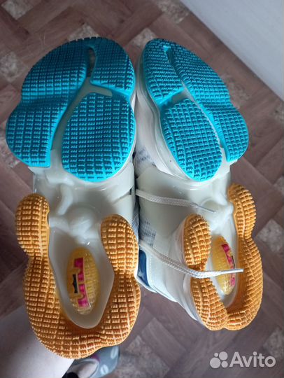 Кроссовки летние