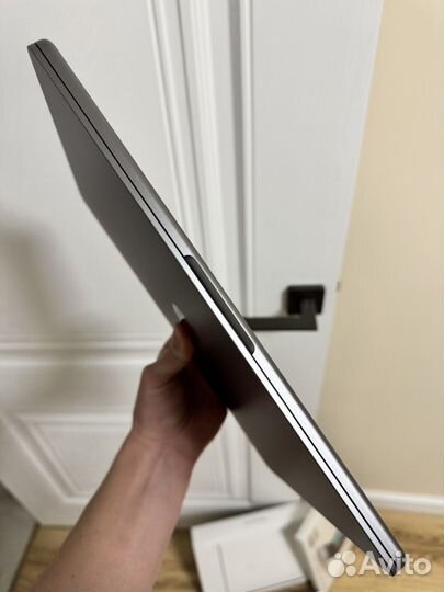 Macbook air 13 m3 8/512 gb