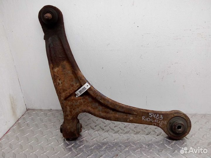 Рычаг передний правый нижний Honda Ridgeline 1