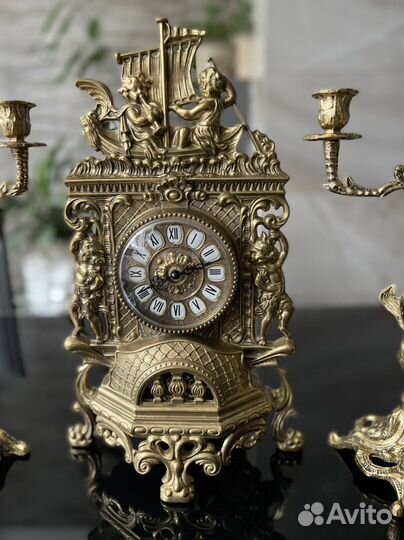 Часы каминные с канделябрами
