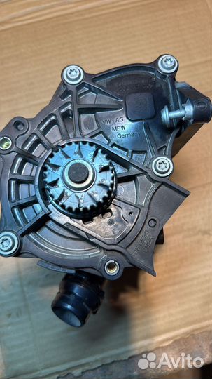 Насос водяной (помпа) Audi Q3 8U