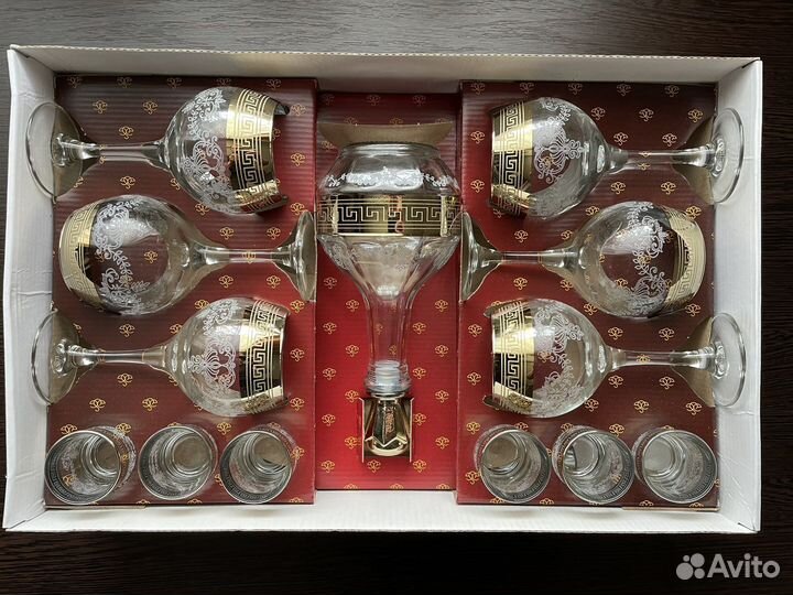 Набор фужеров и рюмок