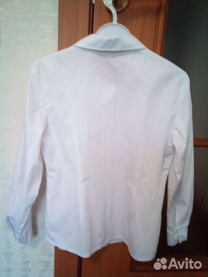 Блузка белая с длинным рукавом