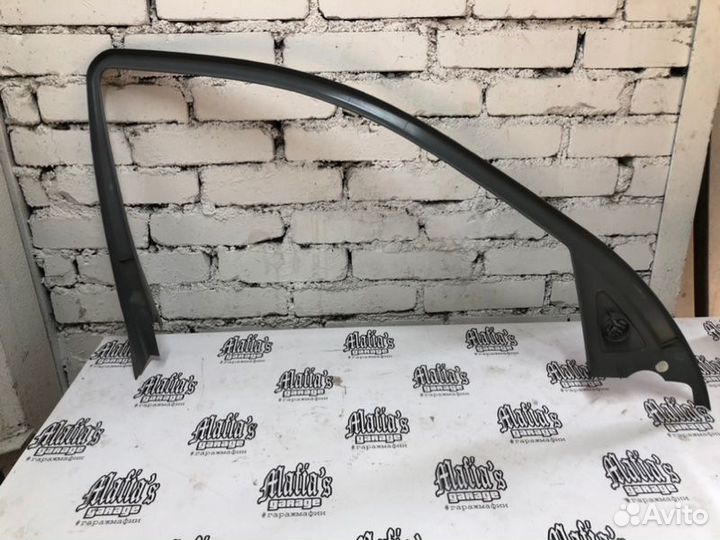 Накладка двери передняя правая Mercedes-Benz