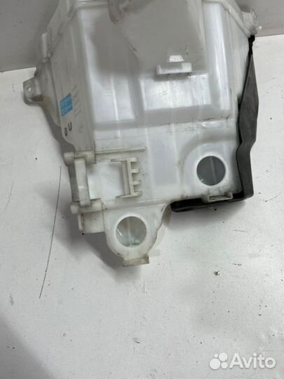 Бачок омывателя Toyota Land Cruiser prado 150