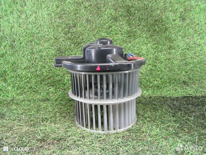 Мотор печки на toyota platz NCP16 2NZ-FE