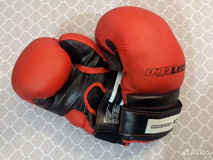 Боксерские перчатки Leco M9808, 10 унций