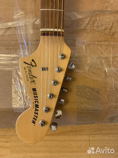 Электрогитара Fender Musicmaster 1981