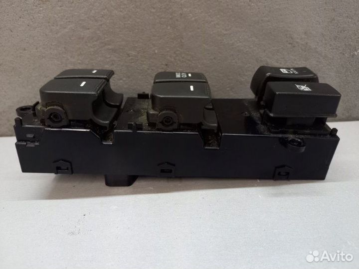 Блок управления стеклоподъемниками Kia Soul 2010