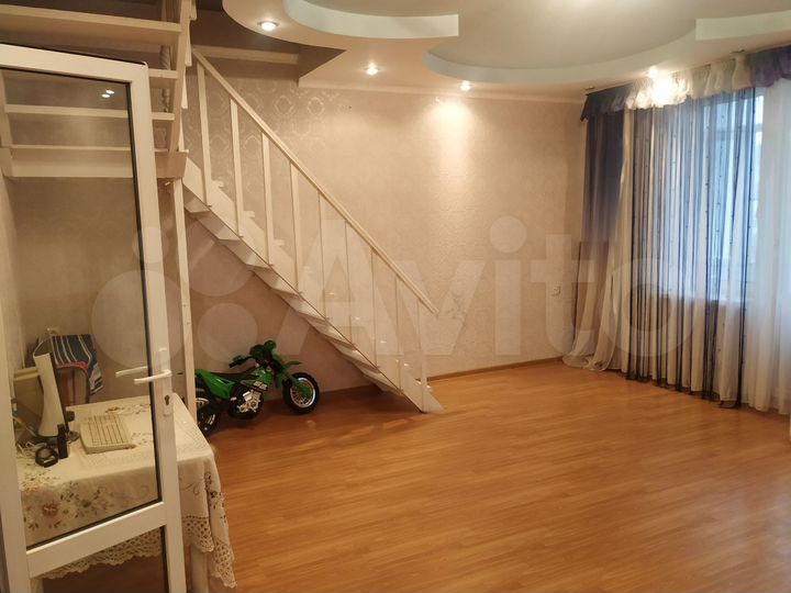 3-к. квартира, 90 м², 3/4 эт.