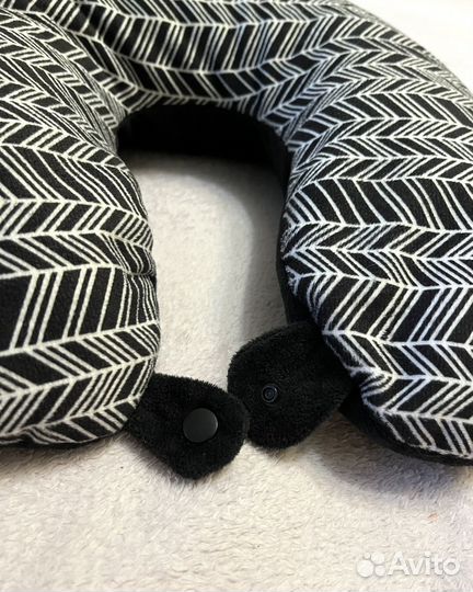 Подушка дорожная под голову для путешествий