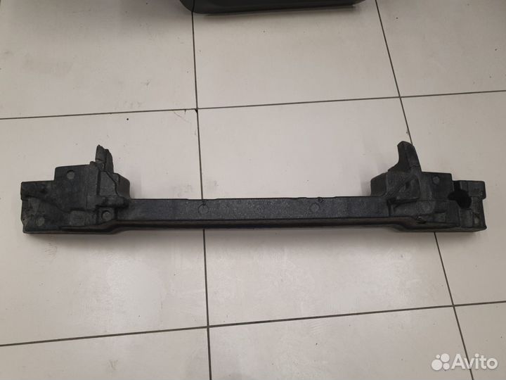 Наполнитель переднего бампера Nissan X-Trail T32 2