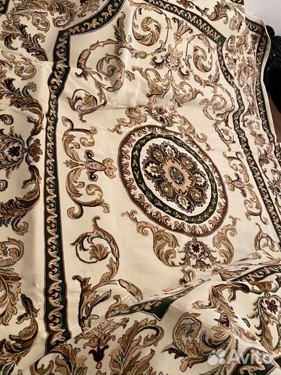 Ковер жаккардовый,двуполотный