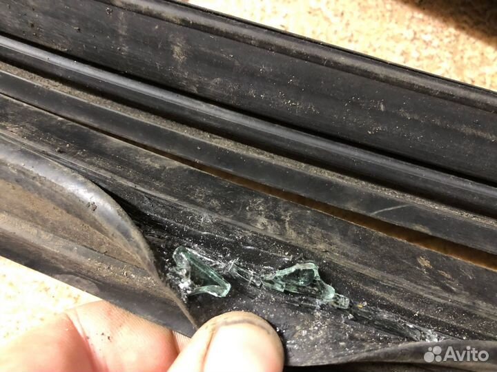 Уплотнители задних стекол W124 универсал