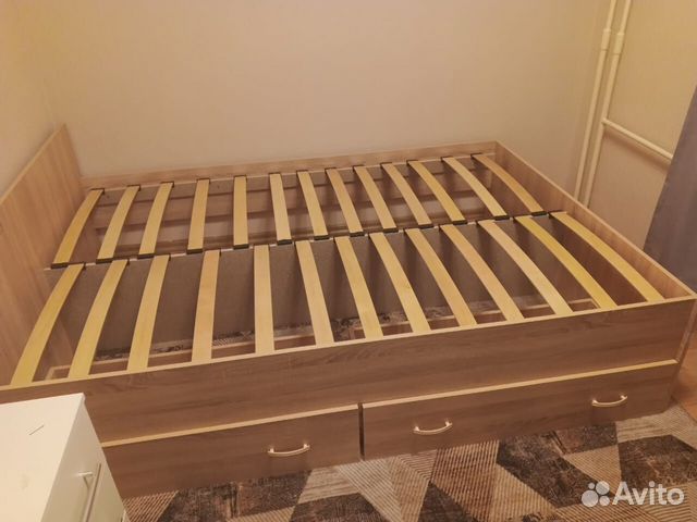 Кровать