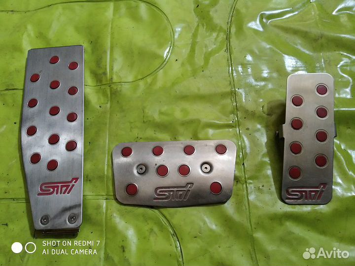 Накладки STI на педали на Subaru Impreza, Forester