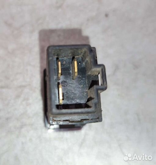 Кнопка аварийки на Kia Sportage I (JA, K00)