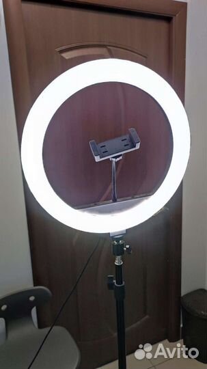 Кольцевая лампа со штативом для фото и видео