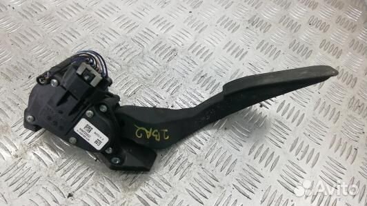 Педаль газа cadillac escalade 3 (2BA02NW01)