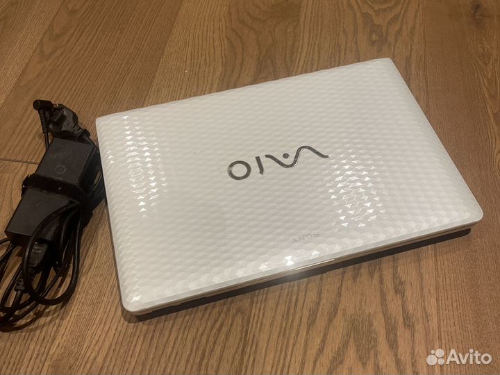 Ноутбук sony vaio pcg-71812V