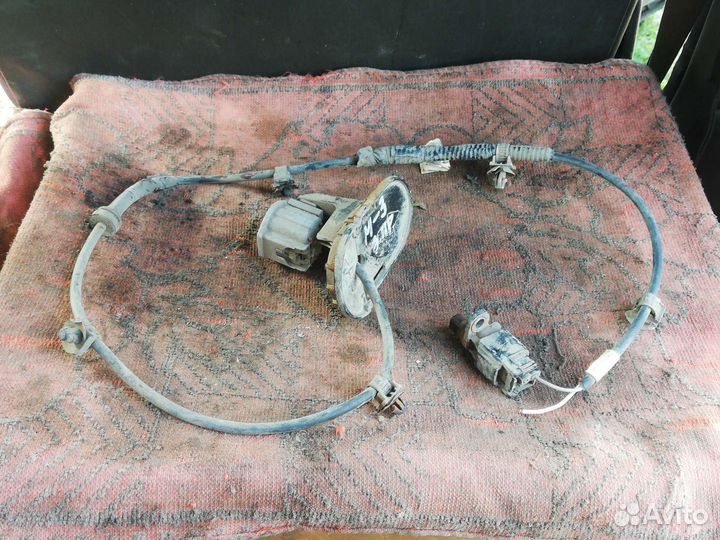 Датчик абс задний Мазда 3 вк