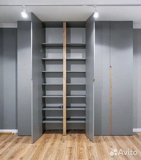 Шкаф распашной под заказ