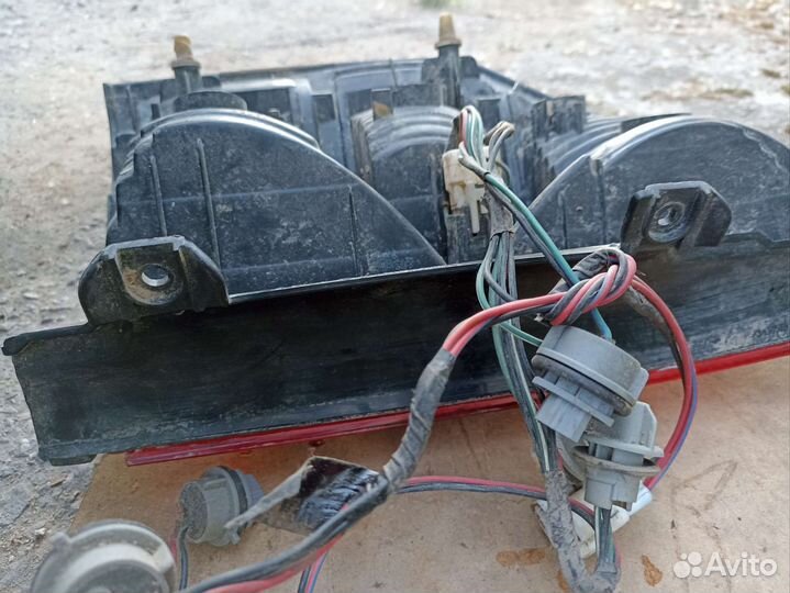 Фонарь задний Монтеро 3