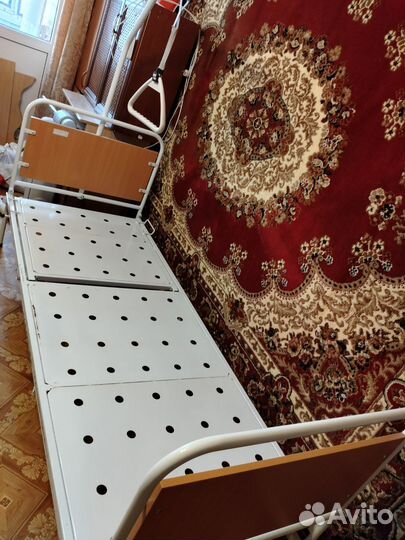 Медицинская кровать для лежачих больных