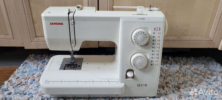 Швейная машина Janome se518