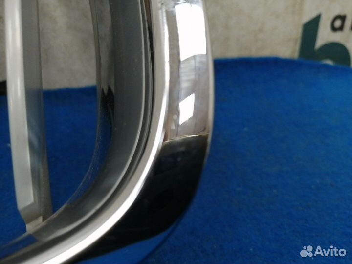 Решетка радиатора левая 51137255411 BMW 3 серия