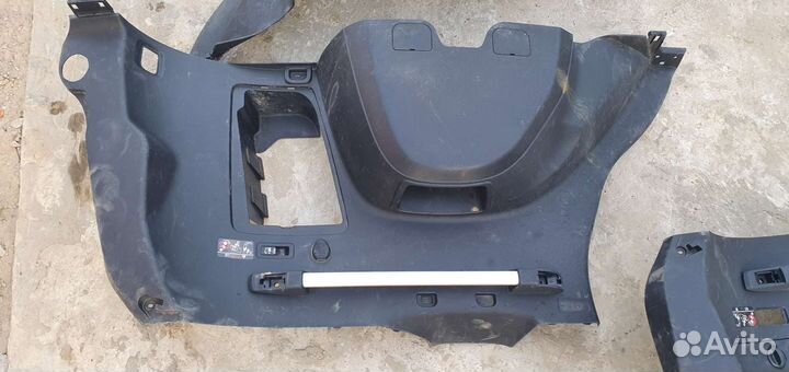 Мицубиси Аутленжр XL обшивка багажника