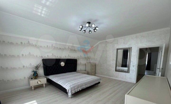 Дом 228 м² на участке 8 сот.