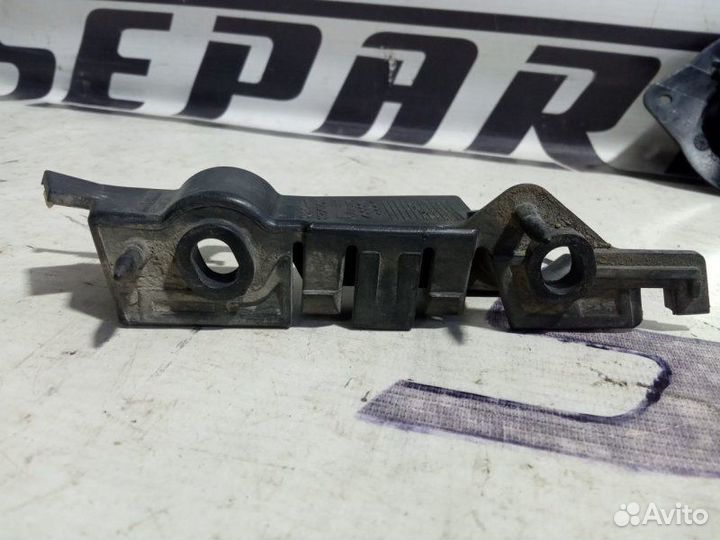 Кронштейн бампера левый Audi A4 B8 2007—2012