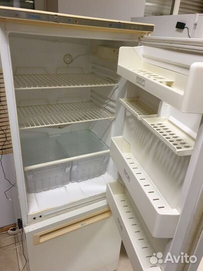 Холодильник бу stinol