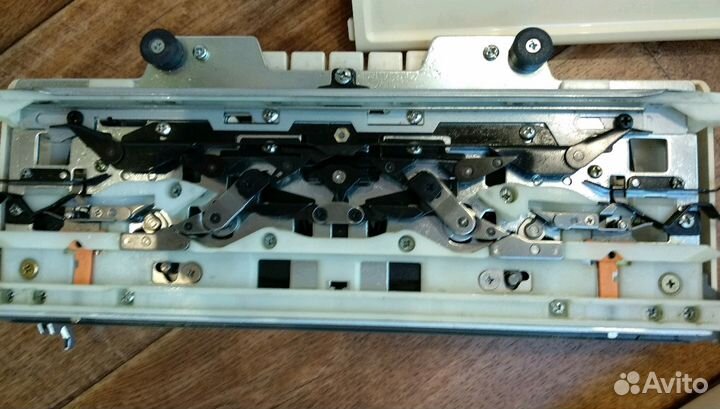 Вязальная машина Бразер KH880