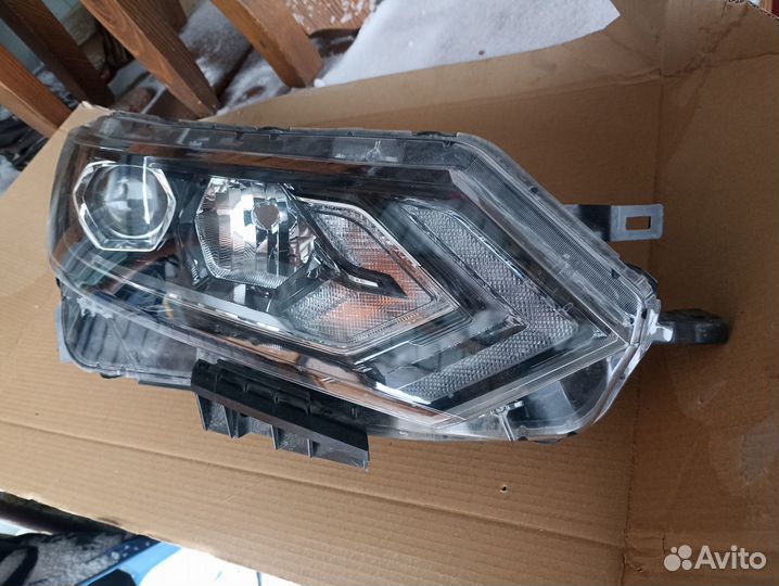 Фара правая Nissan Qashqai J11