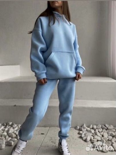 Спортивный костюм женский