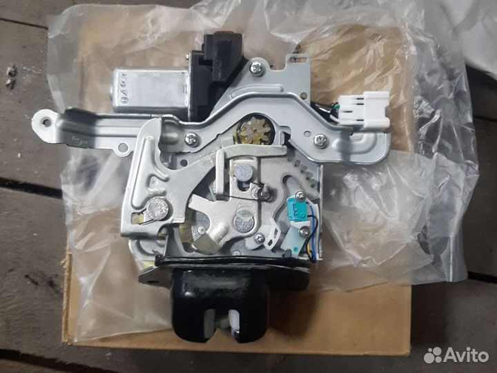 Замок багажника Nissan X-Trail 2017-2021