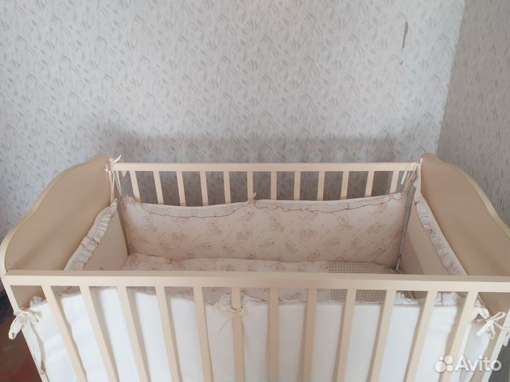 Бортик и балдахин в кроватку