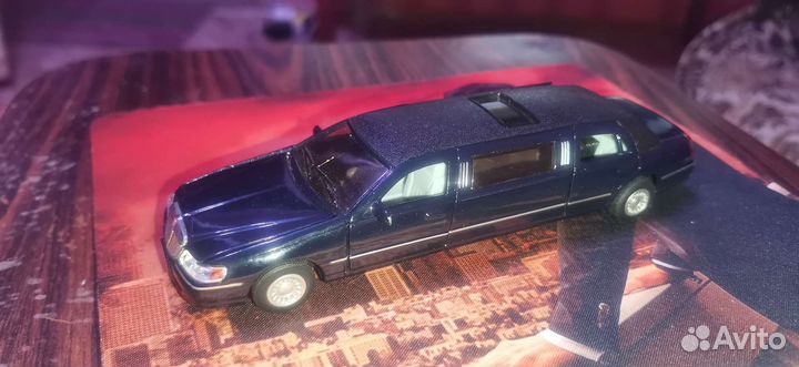 Коллекционные модель лимузин линкольн 1:38